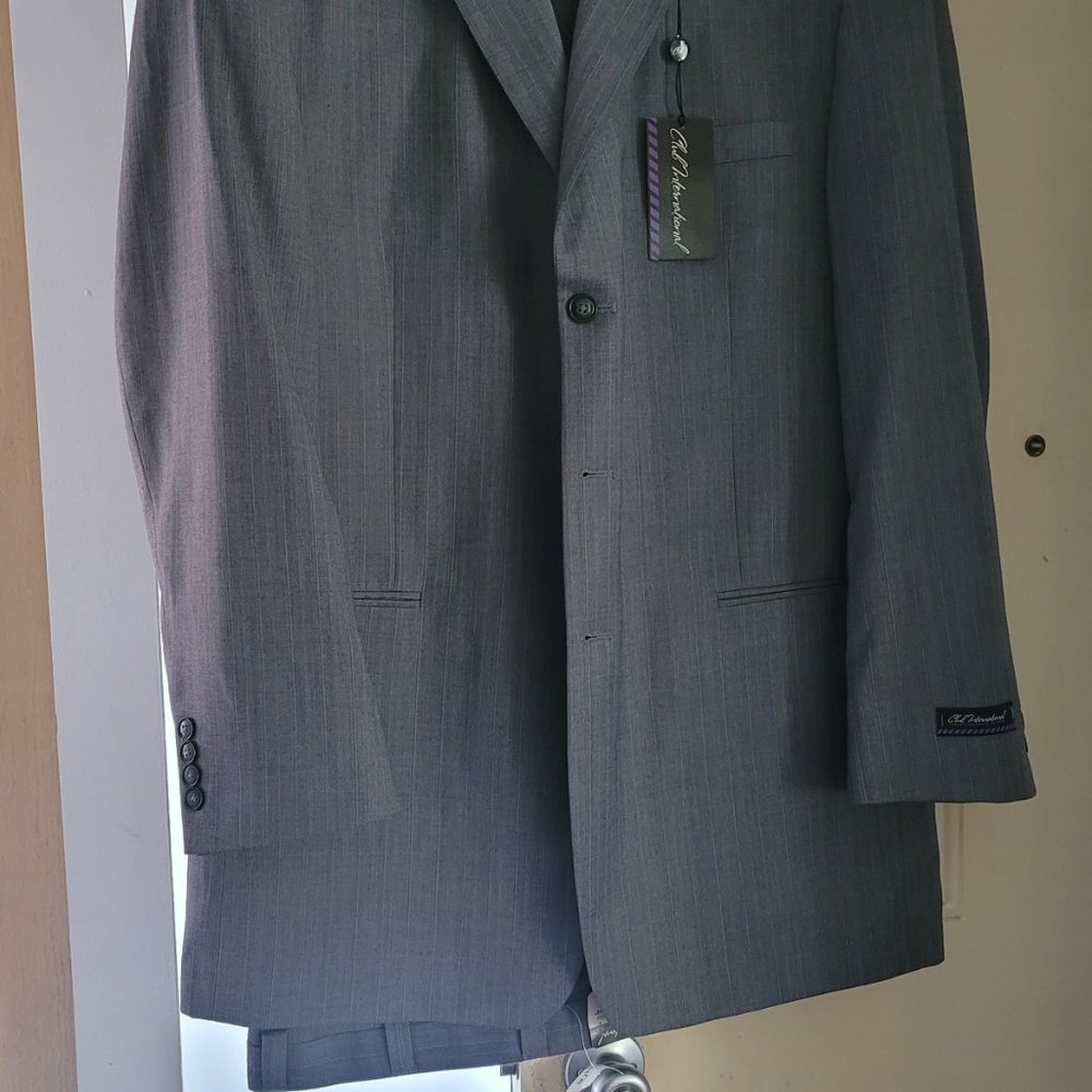 Charcoal Gray Men's tailored suit NWOT - Picture 2 of 12